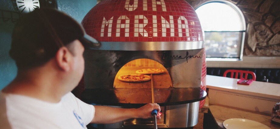 A Local’s Guide to Des Moines, Washington Restaurants