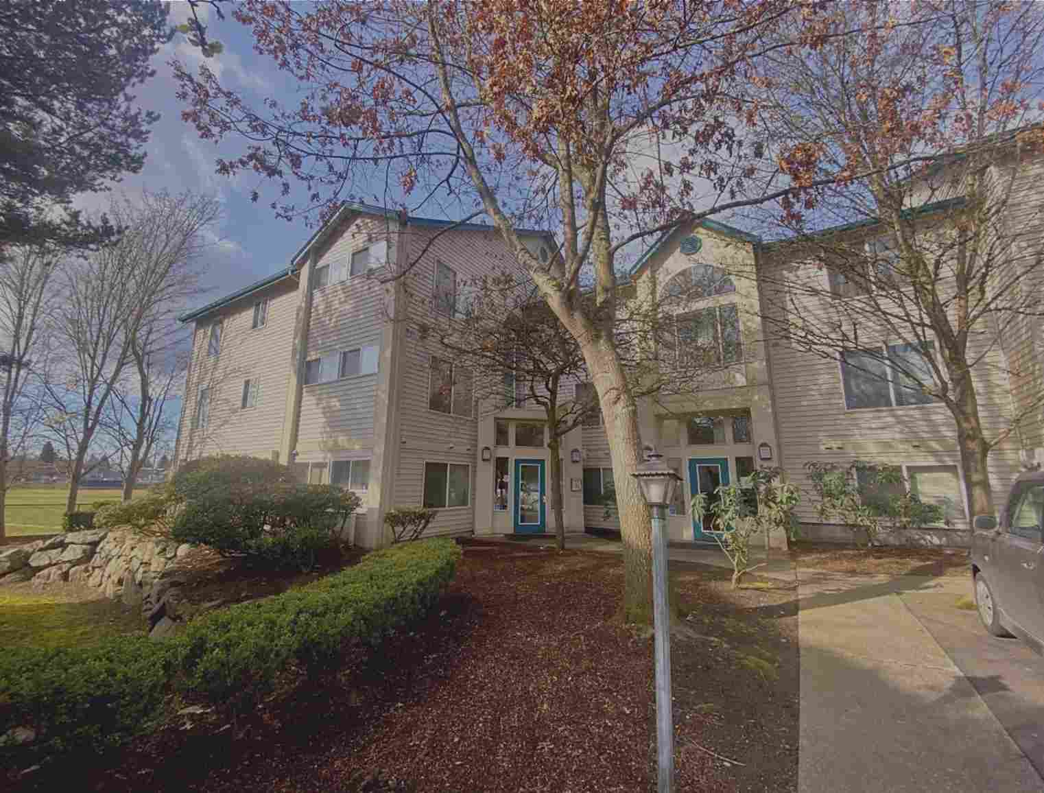 English Gardens Apartment Complex Exterior Seattle Multi-Family Property Management (1)_11zon